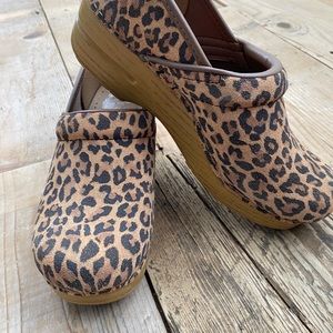 Dansko leopard clogs!